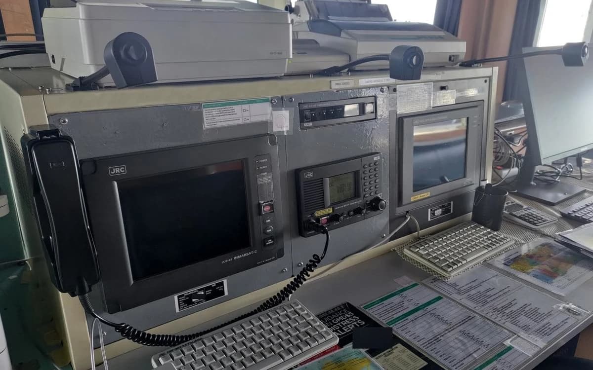 gmdss console equipment